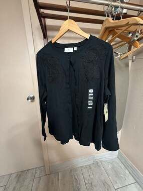 Studio Works Woman Black Floral Embroidered Button-Up Cardigan Top 1X